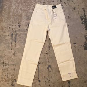 Express Slim High Rise Jeans, Cream colored, Size 6, New with Tags